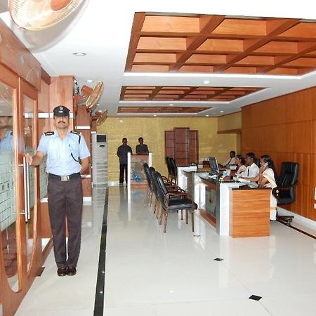 Kpm Regency Hotel Palakkad Exterior foto